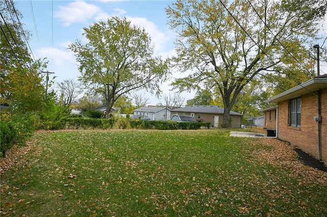 view of yard with a patio