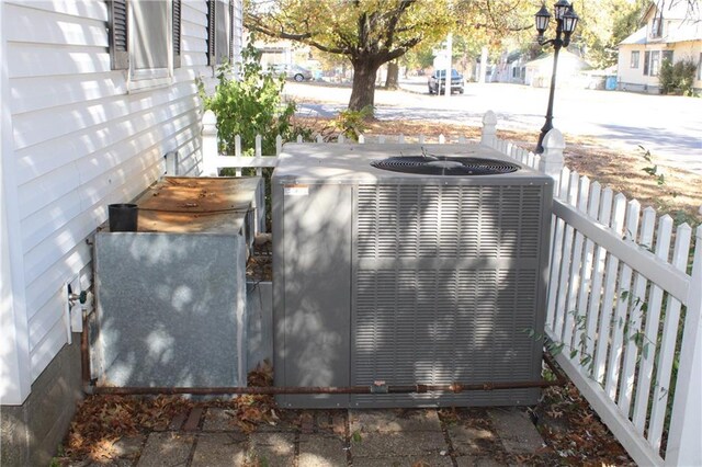 1201 W 4th St, Coffeyville, KS 67337 - exterior view of central AC unit