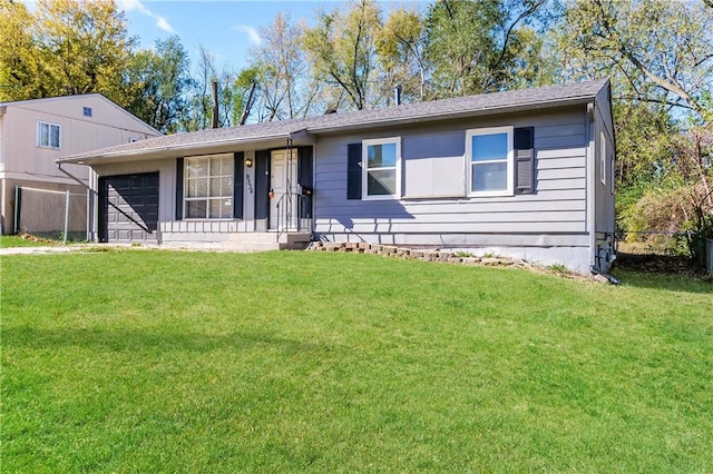 single story home featuring a front yard