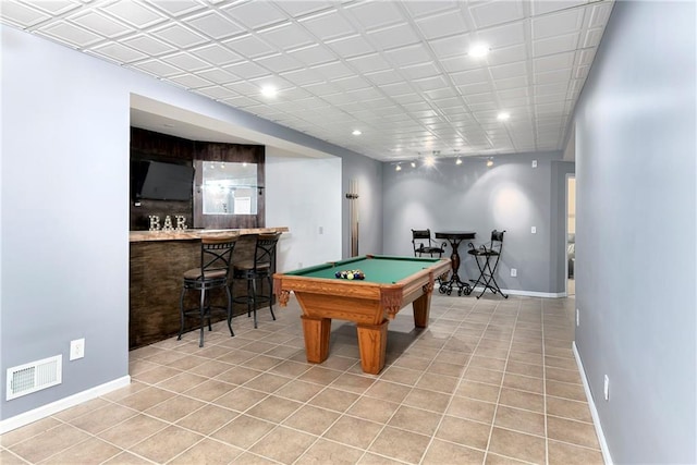 playroom with a dry bar, light tile patterned floors, billiards, baseboards, and visible vents