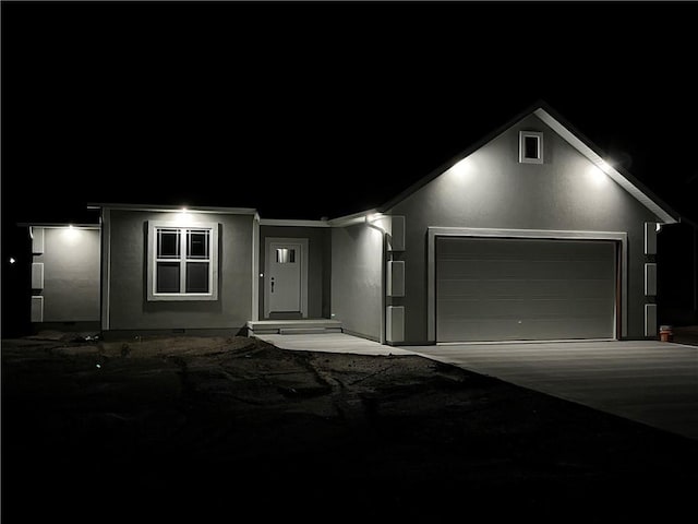 view of front facade featuring a garage