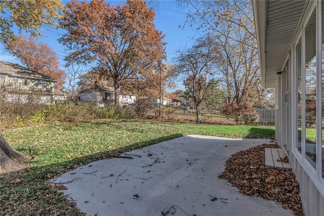 view of yard featuring a patio