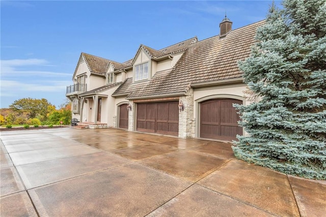 view of front of property featuring a garage