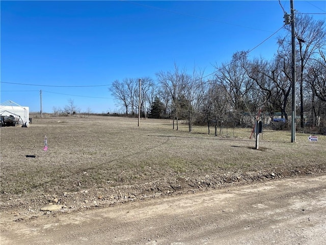 Listing photo 2 for 80 Hackberry Rd, Mapleton KS 66754