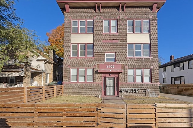 view of front of house