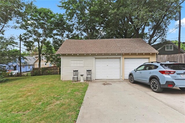 6206 Harrison St, Kansas City, MO 64110 - view of detached garage