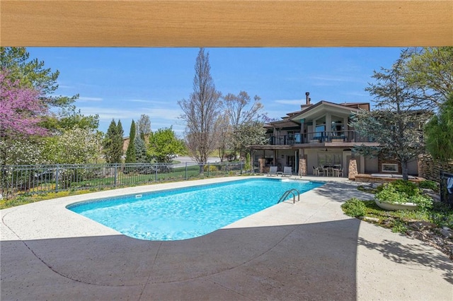 32225 W 88th St, De Soto, KS 66018 - view of pool featuring a patio, a fenced in pool, and fence