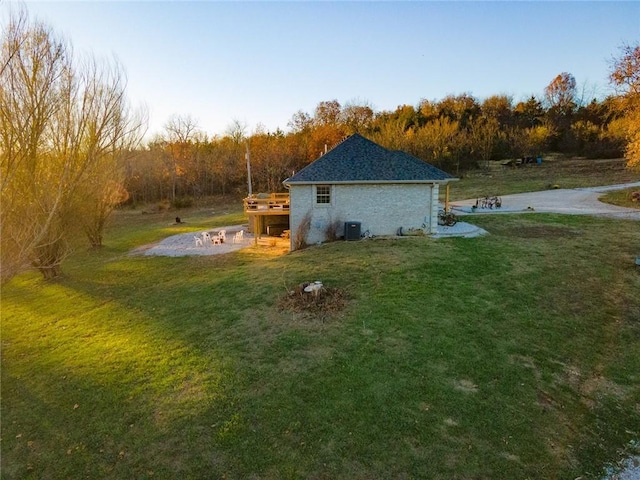 exterior space featuring a yard