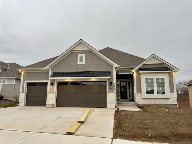 view of front facade featuring a garage