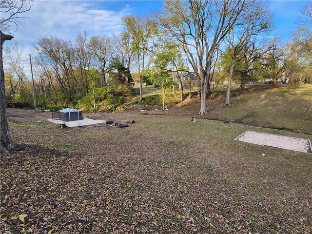 2716 N 10th St, Independence, KS 67301 - view of yard
