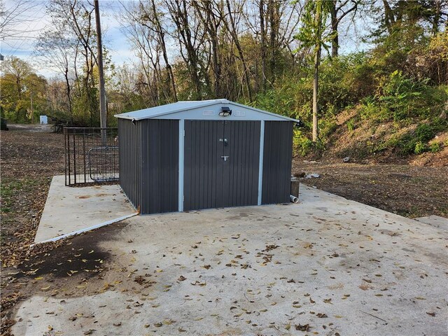 2716 N 10th St, Independence, KS 67301 - view of shed