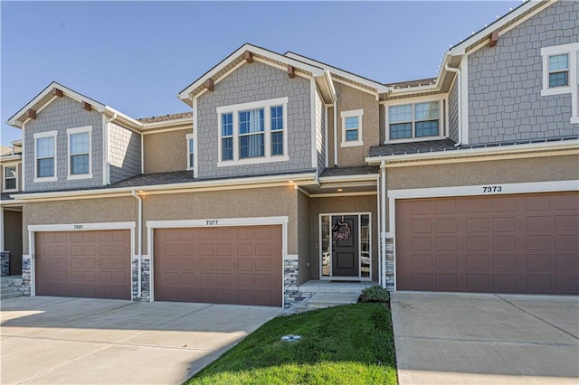 view of front of house featuring a garage