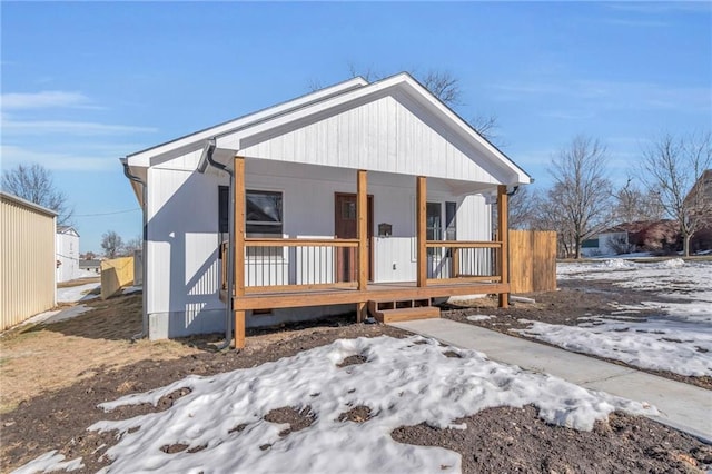 view of front of house featuring covered porch