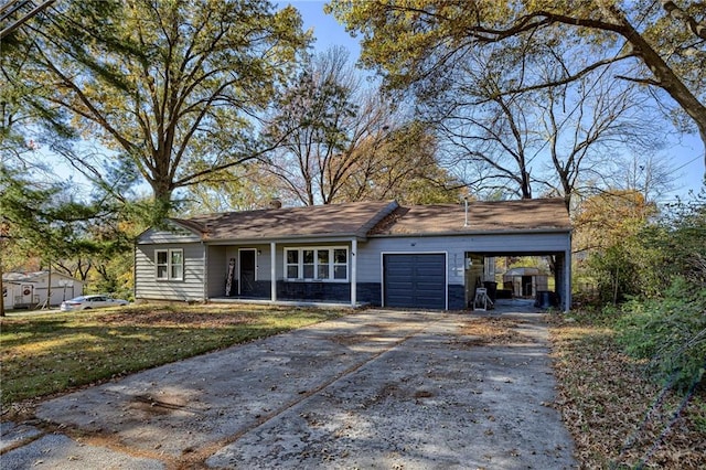 view of front of house featuring a front yard and a carport