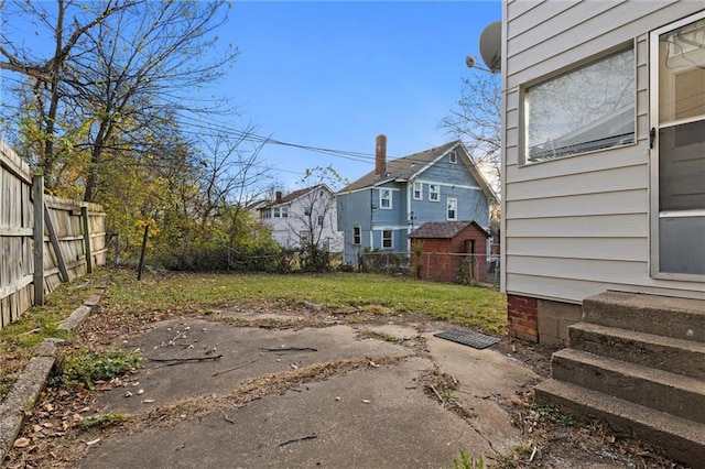 view of yard featuring a patio area