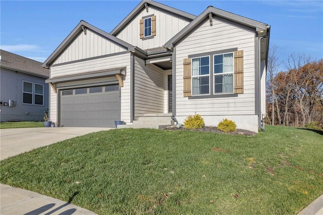 view of front facade with a garage and a front yard