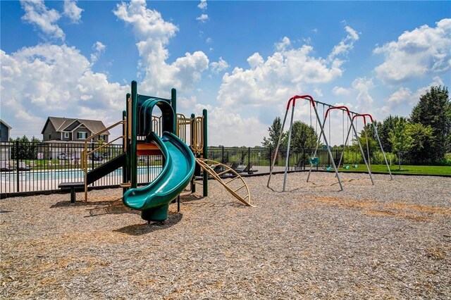 1403 Zennor Ct, Raymore, MO 64083 - photo 35