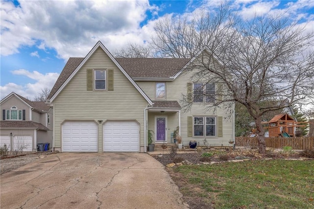 view of front property featuring a garage