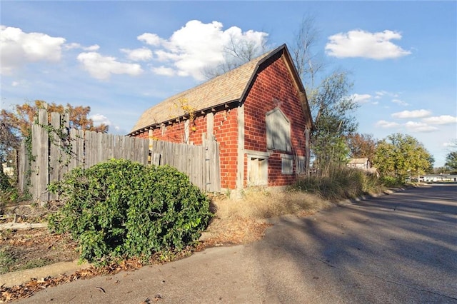 view of property exterior