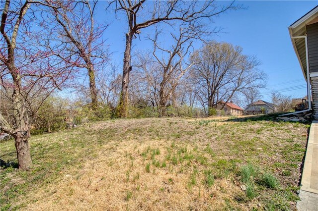 4937 Virginia St, Kansas City, MO 64110 - photo 2