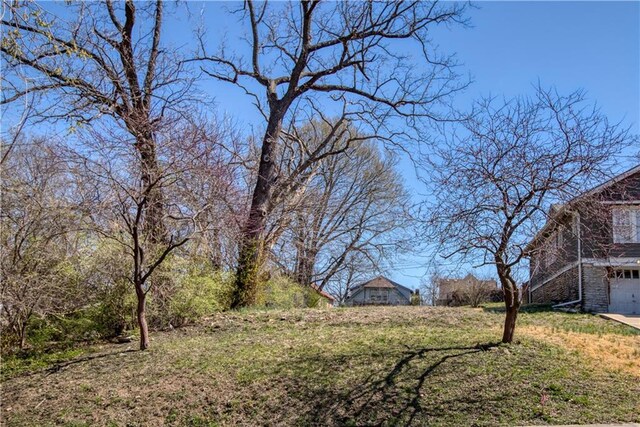 4937 Virginia St, Kansas City, MO 64110 - photo 10