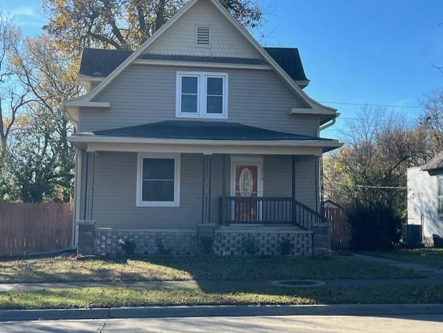 view of front of home featuring covered porch