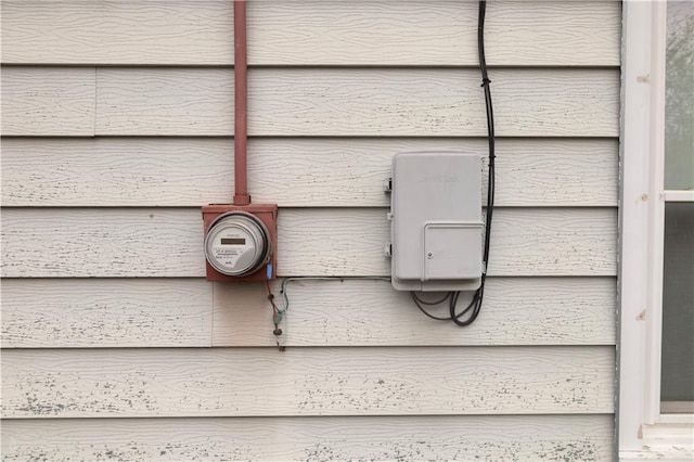 207 N Elm St, Coffeyville, KS 67337 - exterior view of electric meter