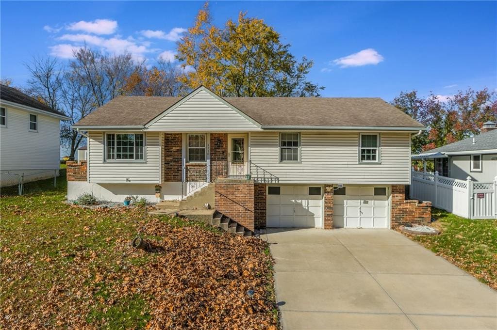 view of front of house with a garage