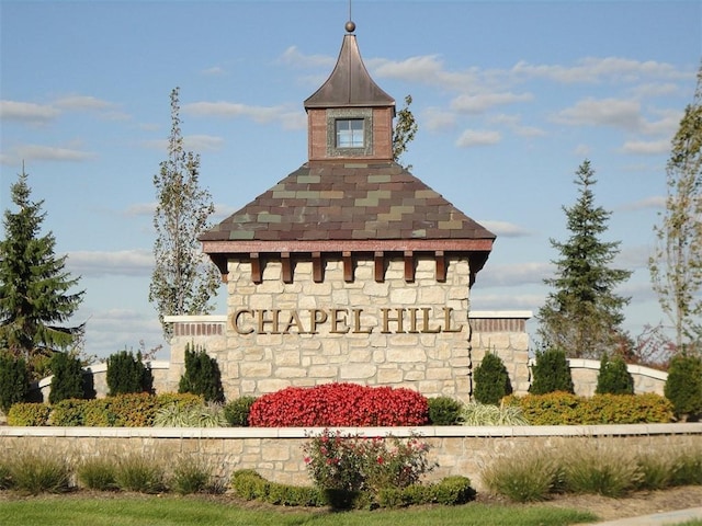 view of community / neighborhood sign