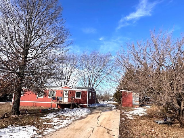 view of front of property