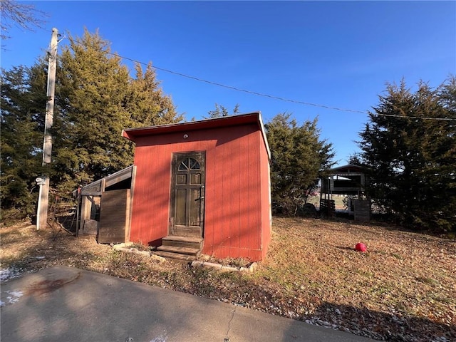 view of outbuilding