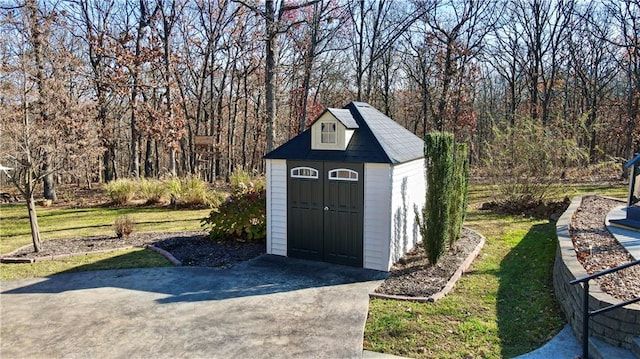 view of outbuilding