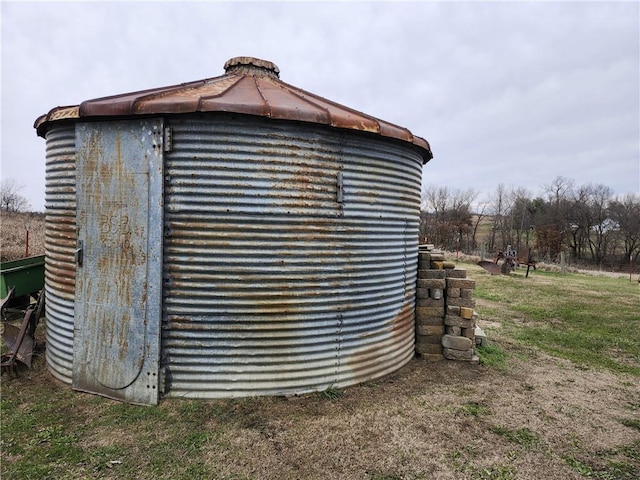 view of outdoor structure