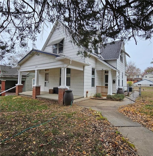 view of front facade featuring covered porch