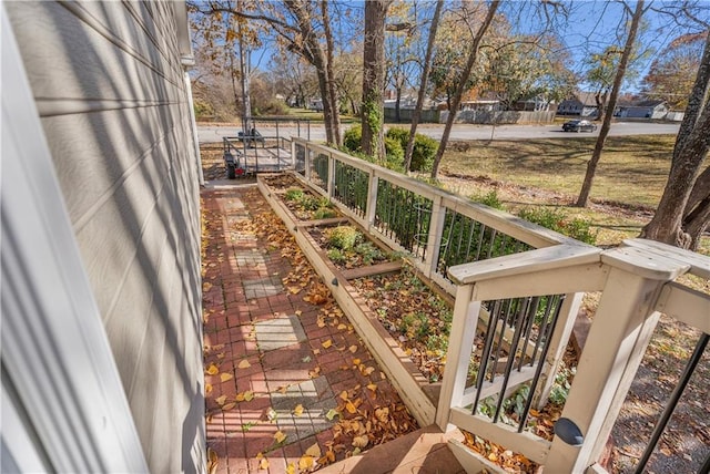 401 Taylor Rd, Independence, KS 67301 - view of wooden terrace