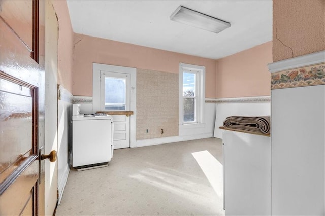 laundry area featuring washer / clothes dryer