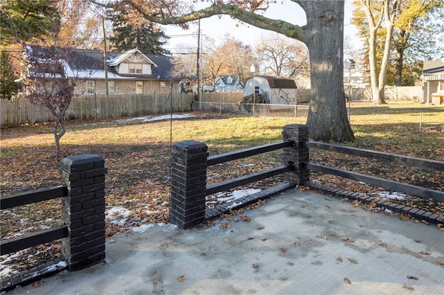 view of yard featuring a patio