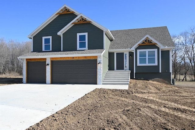 view of front facade featuring a garage