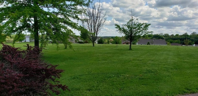 Listing photo 2 for 14 Club View Dr, Saint Joseph MO 64505