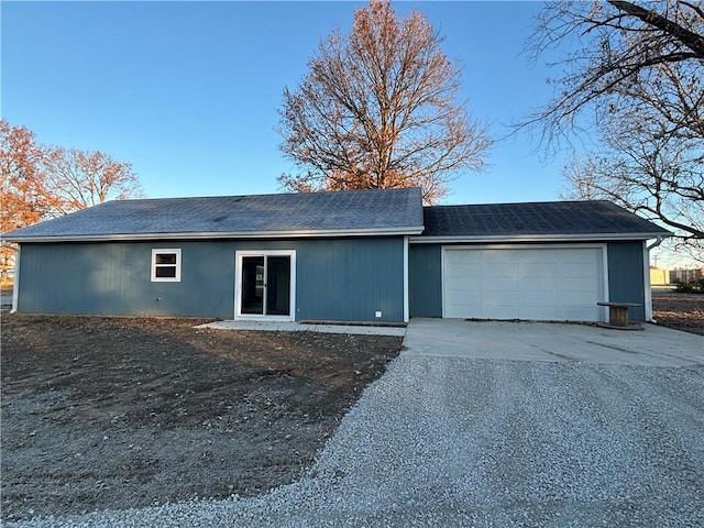 view of front facade featuring a garage