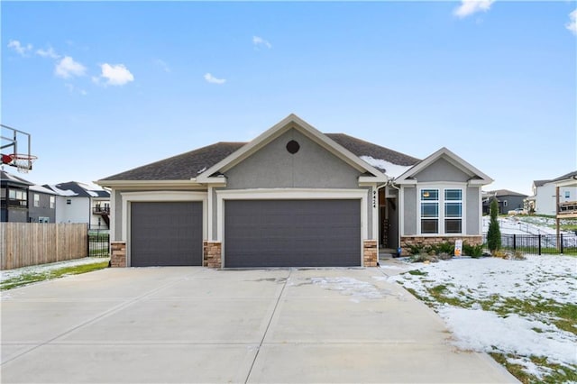 view of front facade featuring a garage