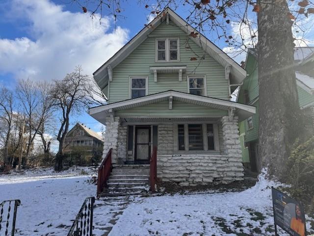 view of front of house featuring covered porch