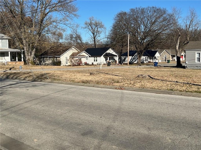 Listing photo 3 for 122-124 N Spring St, Nevada MO 64772