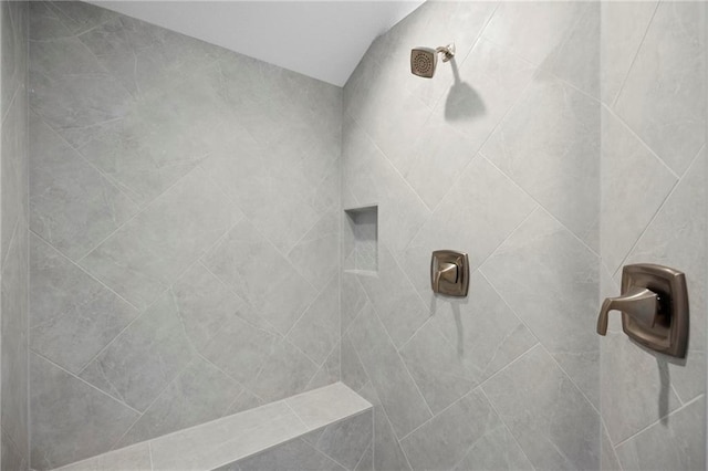 1516 NW 106th St, Kansas City, MO 64155 - full bathroom with a tile shower