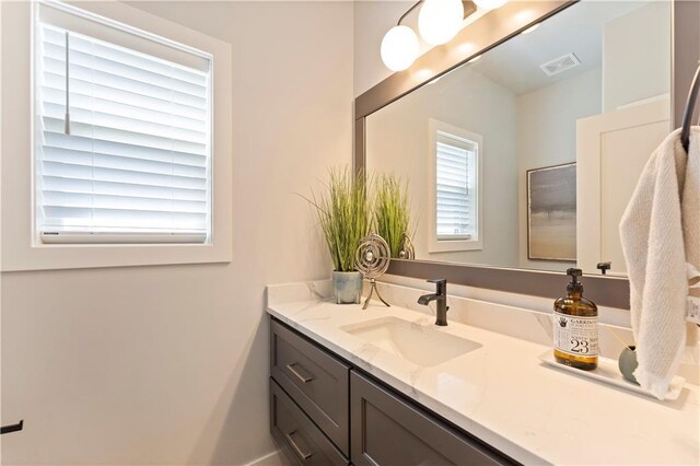 1516 NW 106th St, Kansas City, MO 64155 - bathroom featuring vanity and visible vents