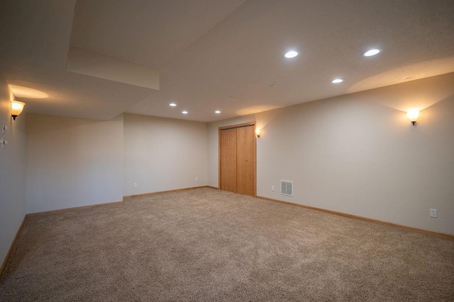 spare room with carpet flooring