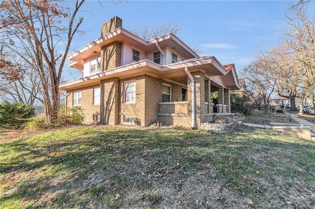 view of front of house with a front yard