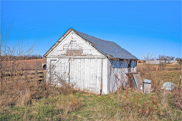 view of outbuilding