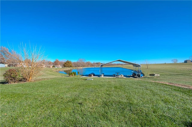 view of yard with a water view