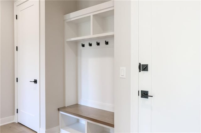21513 W 80th Ter, Shawnee, KS 66220 - mudroom featuring baseboards